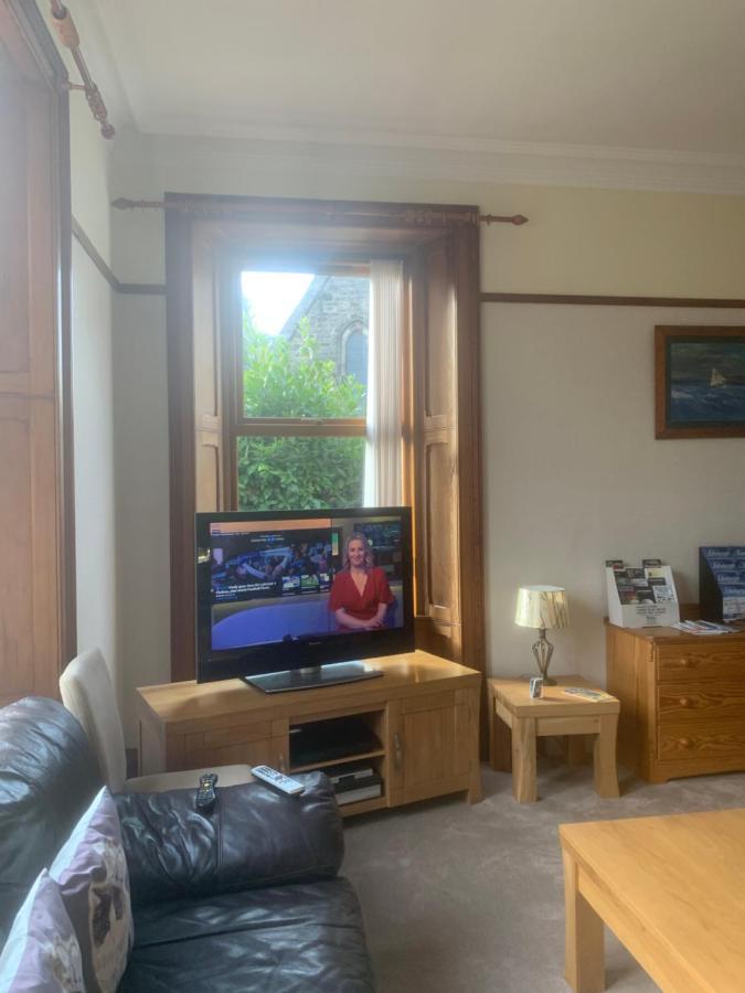 Dunclutha Guest House Leven  Exterior photo